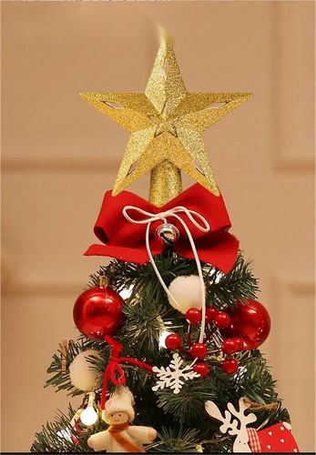 Projektor LED oświetla gwiazdy na czubku choinki, ozdoby świąteczne na Arena.pl