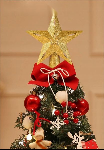 Projektor LED oświetla gwiazdy na czubku choinki, ozdoby świąteczne zdjęcie 7