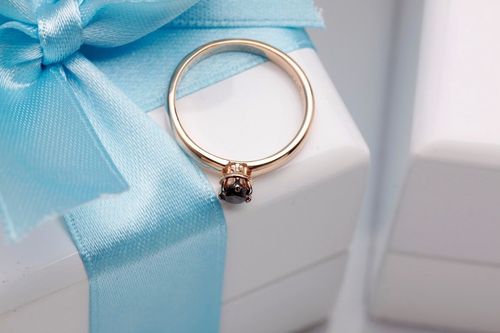 Złoty pierścionek PRD1595B - Diament na Arena.pl