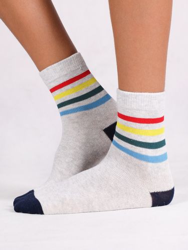 Skarpety chłopięce długie bawełniane kolorowe paski 3PAK 27-30 YOCLUB na Arena.pl