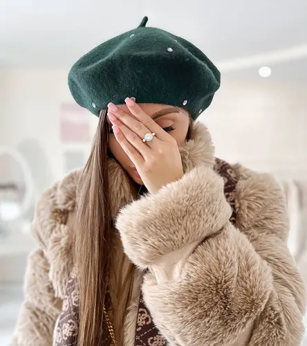 Zielony beret Nicholas na Arena.pl