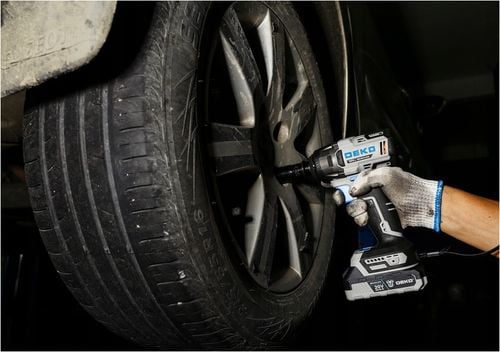 KLUCZ UDAROWY AKUMULATOROWY BEZSZCZOTKOWY 1/2'' KLUCZ DO KÓŁ 350Nm AKU na Arena.pl