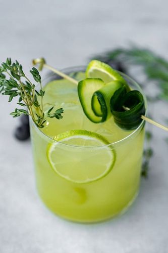 Napój witaminowy Cedevita o smaku limonki. na Arena.pl