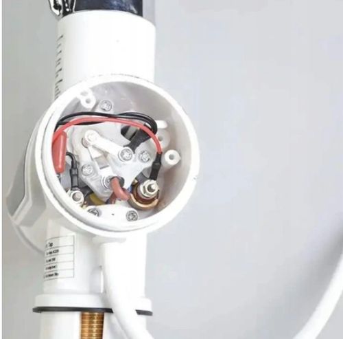 ELEKTRYCZNY PRZEPŁYWOWY PODGRZEWACZ WODY 3000 LCD GRZAŁK NADUMYWALKOWY KRAN na Arena.pl