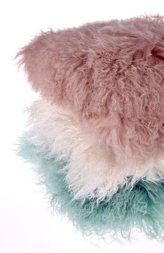 Biała poduszka Lamb 35x35cm # na Arena.pl