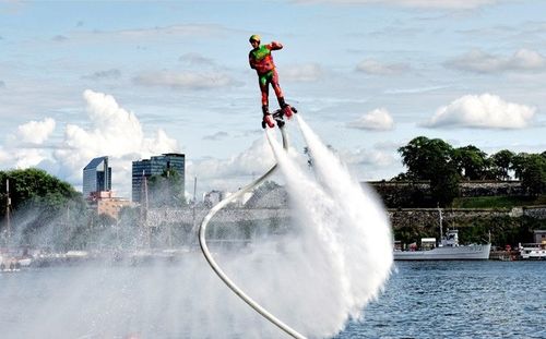 FlyBoard - ewolucja w wodzie na Arena.pl