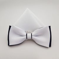 KOMUNIJNA MUSZKA BIAŁO GRANATOWA MUCHA Z BIAŁĄ POSZETKĄ