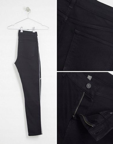 JEANSY DOPASOWANE CZARNE LAMPASY W26 L30 A05 na Arena.pl