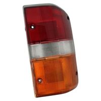 LAMPA TYLNA PRAWA NISSAN PATROL Y60 1989 1990 1991 1992 1993 1994 1995 1996