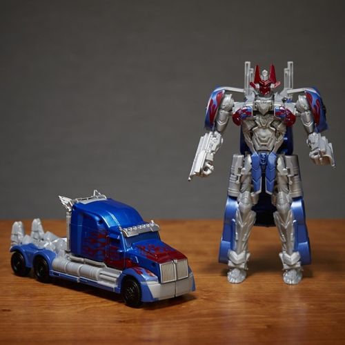 Transformers MV5 - Hyperchanger Optimus Prime C1317 na Arena.pl