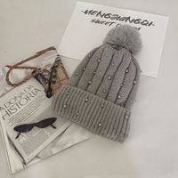 czapka zimowa dzianinowa z pomponem i perełkami szara cz36wz2