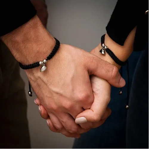 Bransoletki z MAGNESEM dla par sznurkowe SERCE WALENTYNKI czarne regulowane na Arena.pl