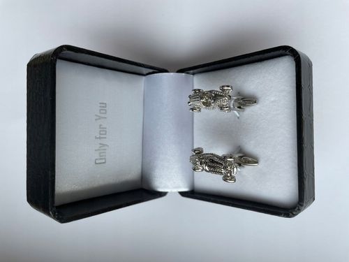 Spinki do mankietów EXC Bolid Wyścigówka Formuła 1 Gokart Srebrna Strzała na Arena.pl