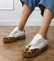 Białe sneakersy z panterkowym dodatkiem Meril 39