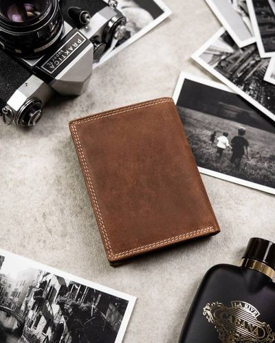 Męski portfel ze wzorem znaków zodiaku Always Wild na Arena.pl