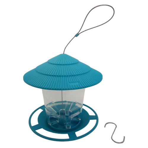 Karmnik dla ptaków wiszący na zewnątrz na Arena.pl