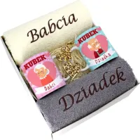 PREZENT DZIEŃ BABCI I DZIADKA GRUBE RĘCZNIKI Z HAFTEM KUBKI BABCIA DZIADEK