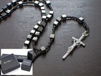 NASZYJNIK RÓŻANIEC Z KRZYŻEM PAPIESKIM