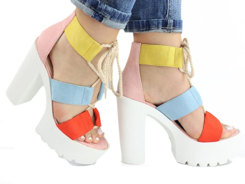 Kolorowe sandały na słupku i platformie białej 38 zdjęcie 6