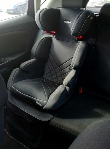 Mata pod fotelik samochodowy na Arena.pl