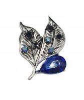 Broszka 2 listki z niebieskimi cyrkoniami i kryształkiem kolor srebrny 3cm