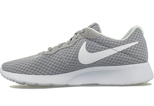 NIKE TANJUN SE > 812654-010 - R. 41 na Arena.pl