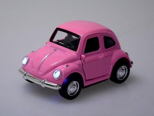 ZABAWKOWE  Z OTWIERANYMI DRZWIAMI AUTKO na Arena.pl