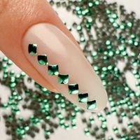 ShinePins gładkie ćwieki ozdoby do paznokci kwadratowe mini NTN Nr 6 5g