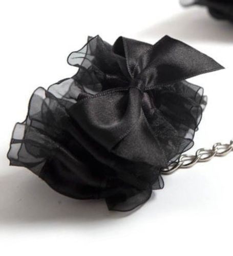 Piękne satynowe kajdanki - Bijoux Indiscrets na Arena.pl