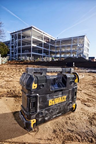 RADIO BUDOWLANE Z ŁADOWARKĄ TOUGHSYSTEM 45W RMS DeWalt DWST1-81078 na Arena.pl