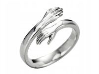 Srebrny Pierścionek srebro dłonie łapki uścisk