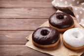 FOTOTAPETA kuchenna PĄCZKI DONUTY DESKI 395x280