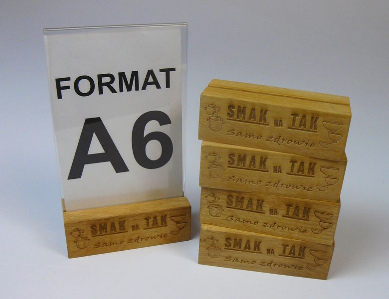 stojak na menu ulotkę plexi + drewniana podstawka z grawerem A6 10 szt zdjęcie 5