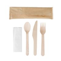 Komplet sztućców drewnianych (łyżka, nóż, widelec) z serwetką 250 szt.