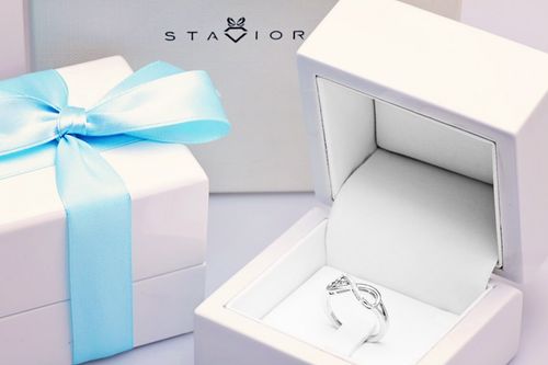 Złoty pierścionek PBD3907 - Diament na Arena.pl