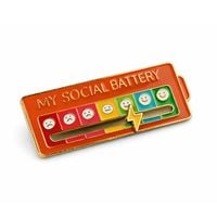 Social Battery | 4 cm | Metal | Przypinka | Original