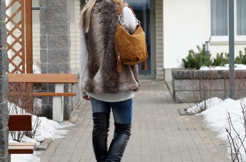 VERA PELLE torebka zamszowa worek z frędzelkami i paskiem V322 camel na Arena.pl