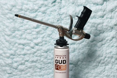 Pianka PUR do ociepleń izolacji, 2 dysze do natryskiwania 850ml GUDFOR A++ na Arena.pl