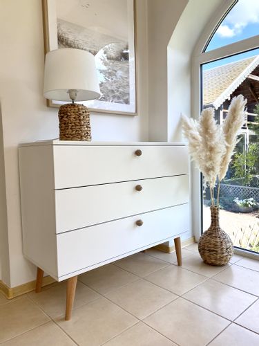 Komoda skandynawska z szufladami na wysokich nogach - Macchiato na Arena.pl