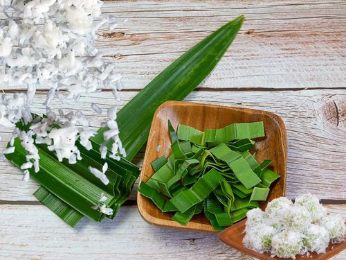 Mochi japońskie ciastka z nadzieniem o smaku z pandanu w kokosie coconut 180g na Arena.pl