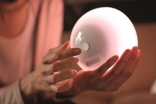 Lampka nocna PHILIPS HUE Go na Arena.pl