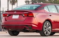 Nissan Altima 2019+ Listwa CHROM na Klapę