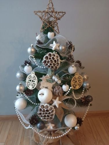 Choinka NA PNIU ubrana Z DEKORACJĄ ozdobami ubrana 100 cm z lampkami LED na Arena.pl