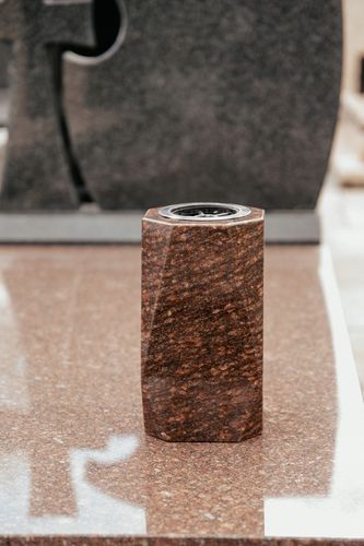 Wazon Granitowy Na Grób Wazon na Pomnik Diament Ruby Star (Czerwony/Brąz) na Arena.pl