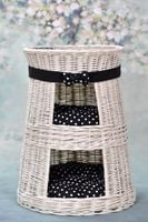 KITTY BUDA DLA KOTA LEŻAK DLA ZWIERZĄT DOMEK DLA KOTA Z WIKLINY DWUPIĘTROWY Z TARASEM I PODUSZKAMI Ø50 H67 CM