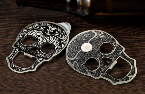 OTWIERACZ DO BUTELEK PIWA KAPSLI CZASZKA METALOWY na Arena.pl