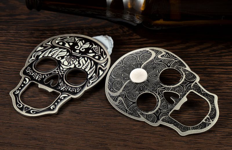 OTWIERACZ DO BUTELEK PIWA KAPSLI CZASZKA METALOWY zdjęcie 6