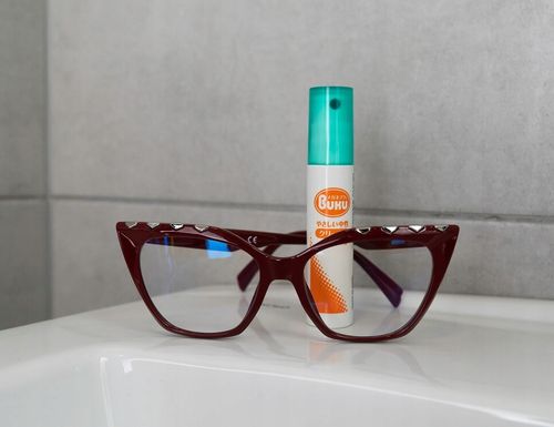 Japoński płyn do codziennego czyszczenia soczewek w okularach SOFT99 spray na Arena.pl