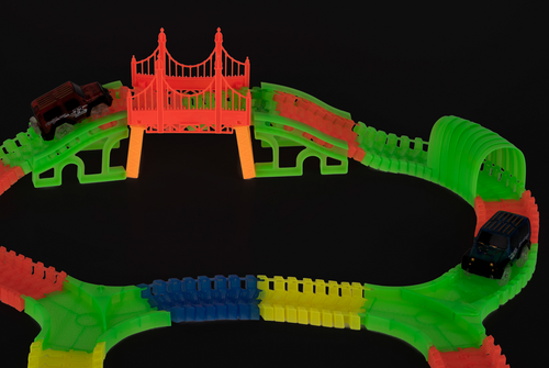Tor świecący Magic car 314 elemntów na Arena.pl