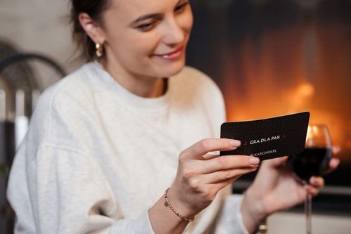 GRA KARCIANA DLA PAR - Ekskluzywne karty z pytaniami, Walentynki 2025 na Arena.pl